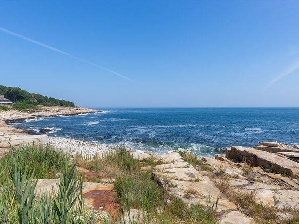 13 Phillips Ave, Rockport MA 01966