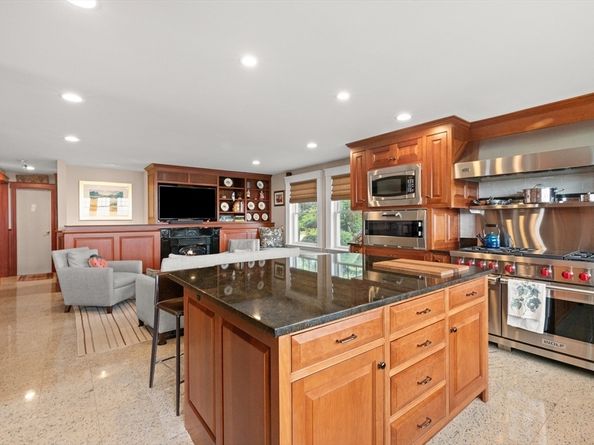 13 Phillips Ave, Rockport MA 01966