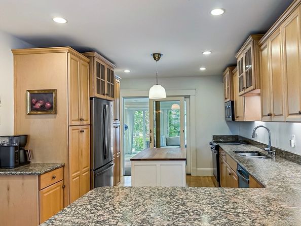 24 York St, Andover MA 01810