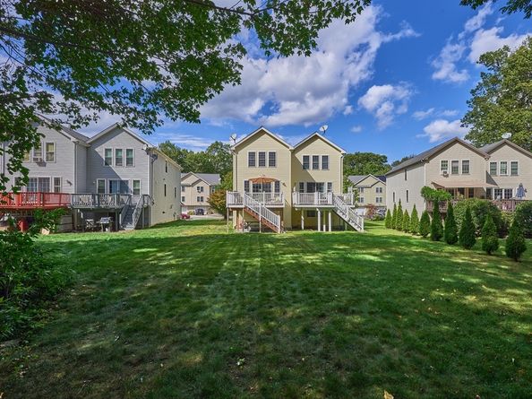 39 Meola Ave, Worcester MA 01606