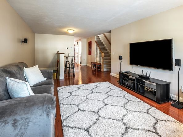 39 Meola Ave, Worcester MA 01606