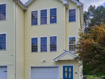39 Meola Ave