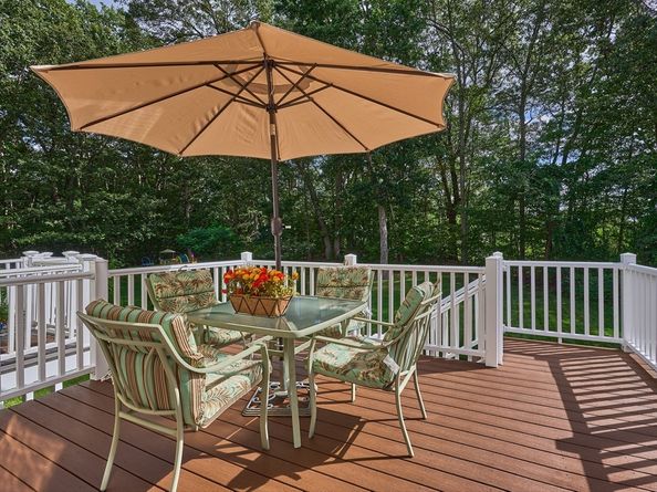 39 Meola Ave, Worcester MA 01606