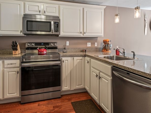 39 Meola Ave, Worcester MA 01606