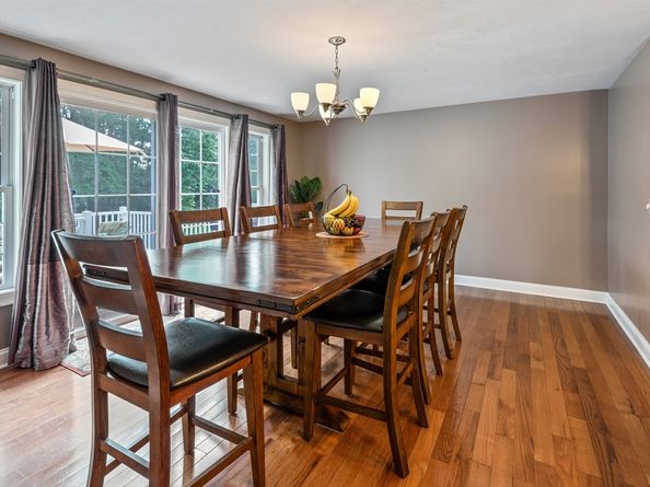 39 Meola Ave, Worcester MA 01606