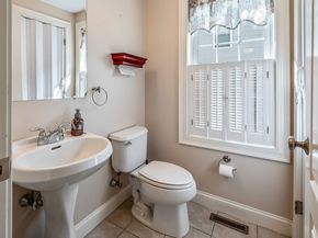 39 Meola Ave, Worcester MA 01606