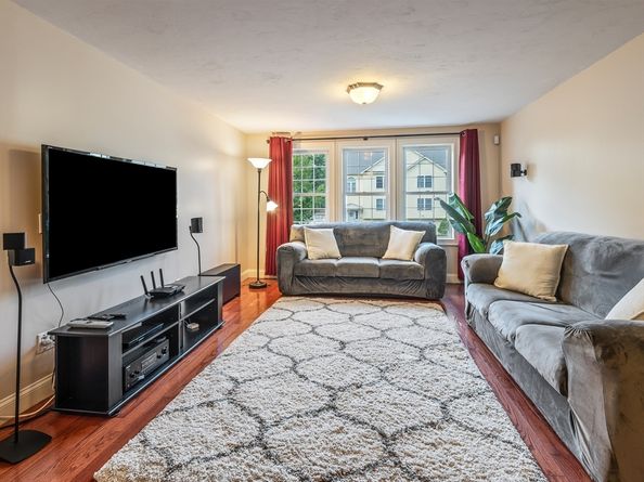 39 Meola Ave, Worcester MA 01606