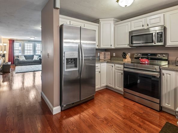 39 Meola Ave, Worcester MA 01606