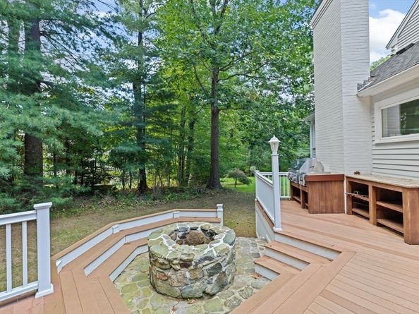 29 Heather Dr, Cohasset MA 02025