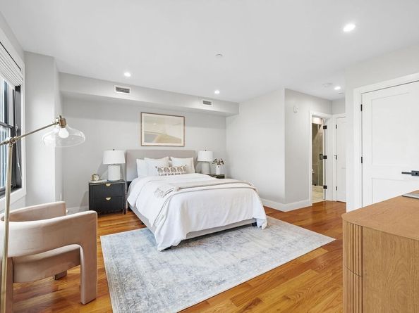 113-115 Falcon Street 1132, Boston MA 02128