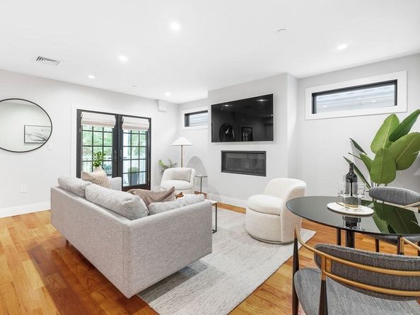 113-115 Falcon Street 1132, Boston MA 02128