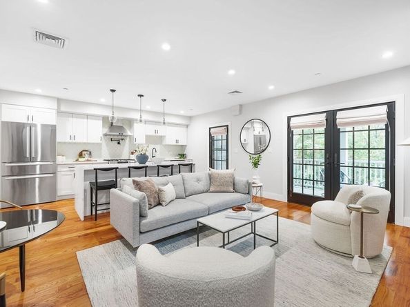 113-115 Falcon Street 1132, Boston MA 02128