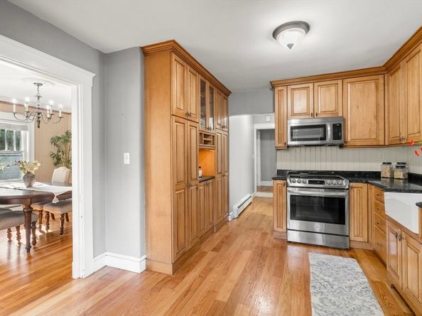10 Medway St, Norfolk MA 02056