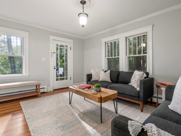 10 Medway St, Norfolk MA 02056