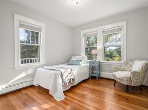 10 Medway St, Norfolk MA 02056