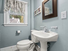 10 Medway St, Norfolk MA 02056