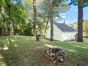 10 Medway St, Norfolk MA 02056