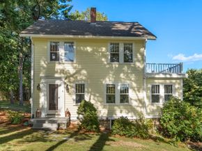 10 Medway St, Norfolk MA 02056