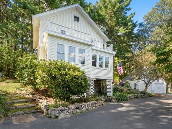 10 Medway St, Norfolk MA 02056