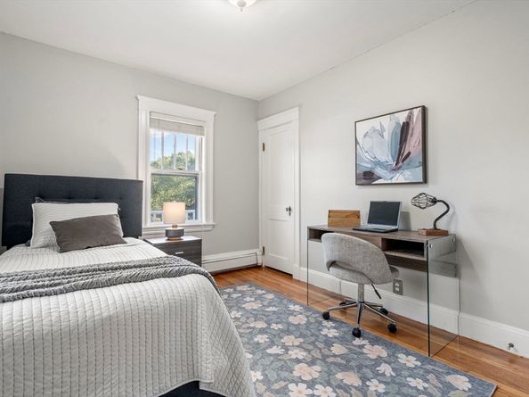 10 Medway St, Norfolk MA 02056