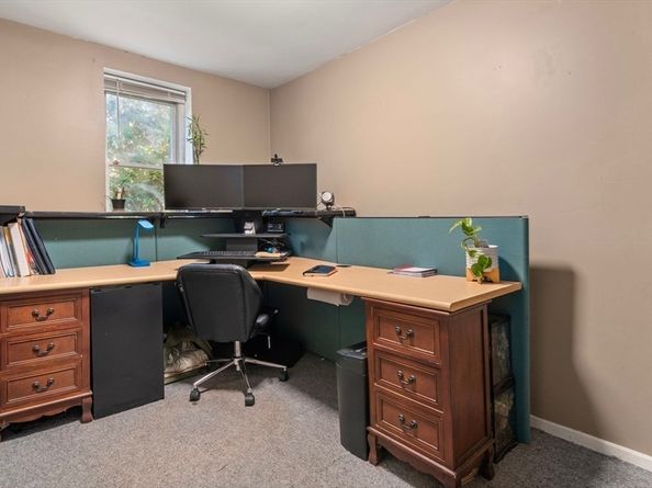 10 Medway St, Norfolk MA 02056