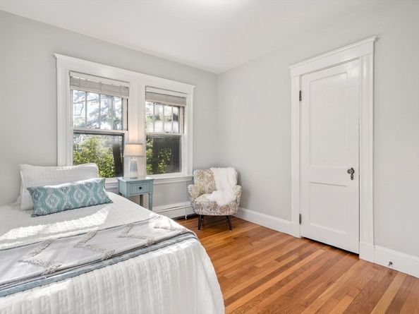 10 Medway St, Norfolk MA 02056