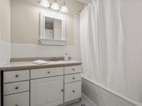 10 Medway St, Norfolk MA 02056