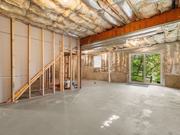 79 Bridle Road, Billerica MA 01821