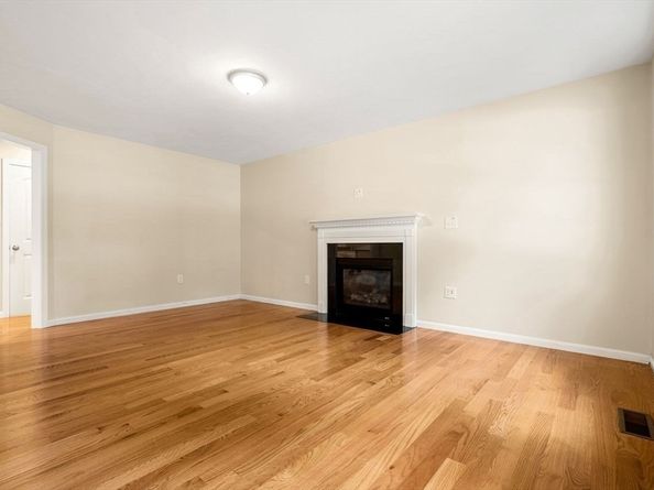 79 Bridle Road, Billerica MA 01821