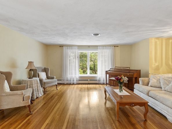 92 Goodale Street, Peabody MA 01960