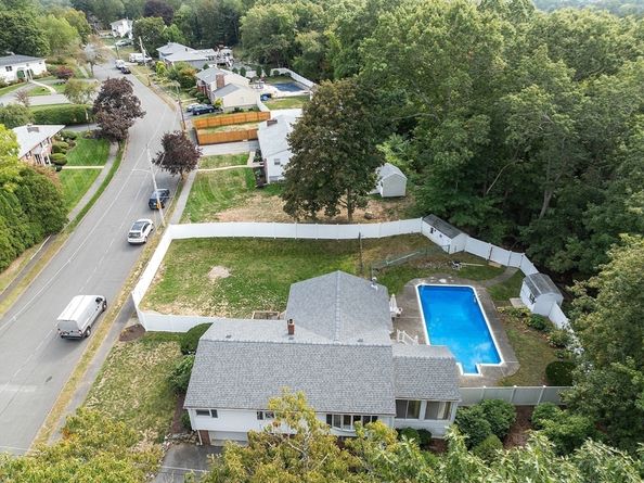 92 Goodale Street, Peabody MA 01960