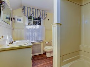 106 Holliston St, Medway MA 02053