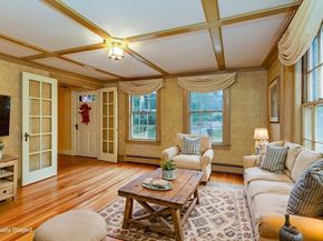 106 Holliston St, Medway MA 02053