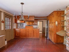 106 Holliston St, Medway MA 02053