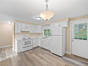 423 Grafton St 7, Worcester MA 01604