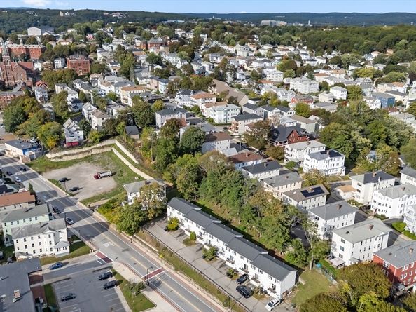 423 Grafton St 7, Worcester MA 01604