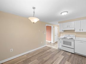 423 Grafton St 7, Worcester MA 01604