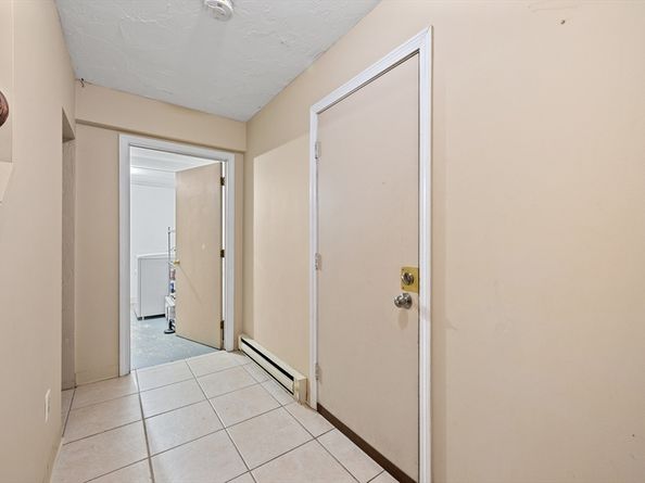 423 Grafton St 7, Worcester MA 01604