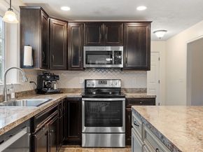 17 Clealand Cir, Rutland MA 01543