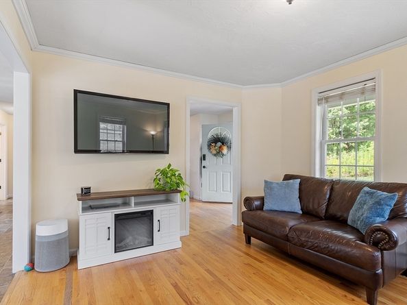 17 Clealand Cir, Rutland MA 01543