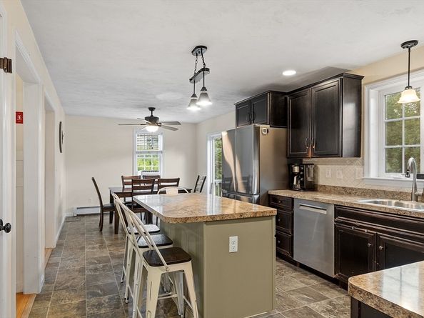 17 Clealand Cir, Rutland MA 01543