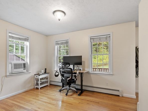 17 Clealand Cir, Rutland MA 01543