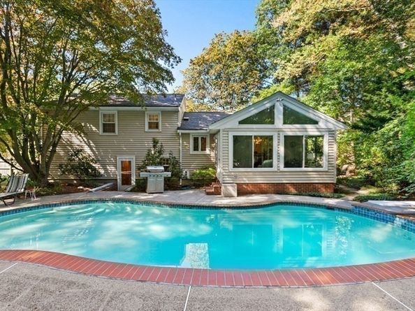 22 Marrett Rd, Burlington MA 01803