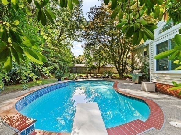 22 Marrett Rd, Burlington MA 01803