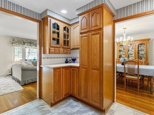 22 Marrett Rd, Burlington MA 01803