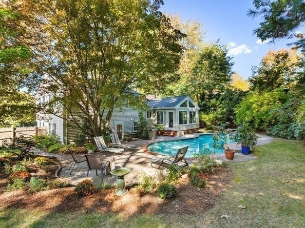 22 Marrett Rd, Burlington MA 01803