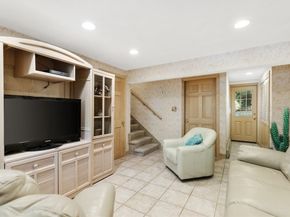 22 Marrett Rd, Burlington MA 01803