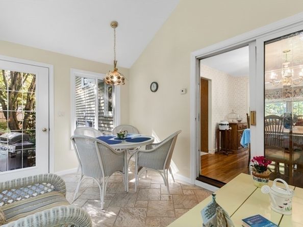 22 Marrett Rd, Burlington MA 01803