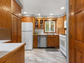 22 Marrett Rd, Burlington MA 01803