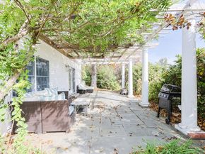 1 Valley View Dr, Grafton MA 01536